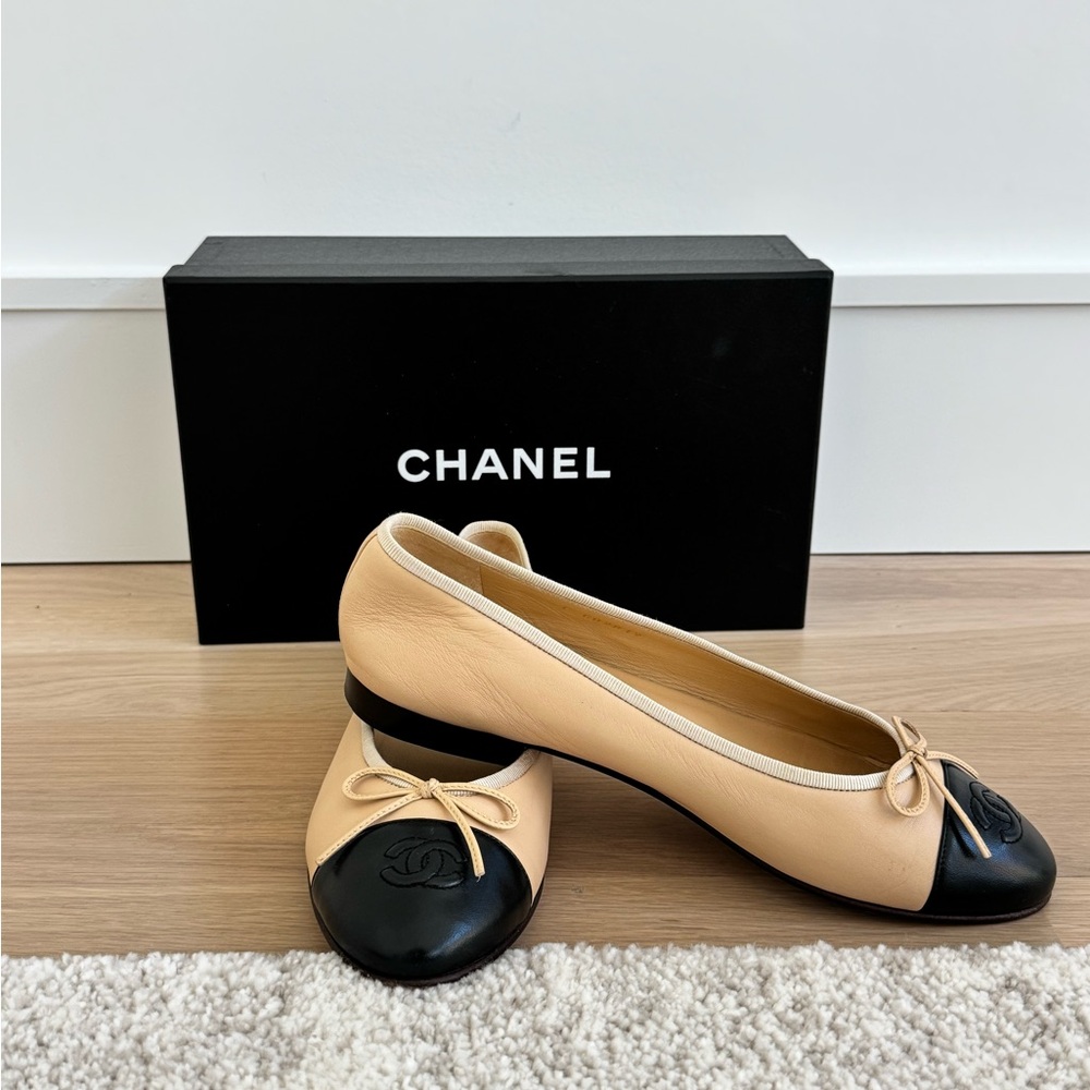 AUTHENTIC CHANEL ballerina ballet cap toe flats shoes size 39.5